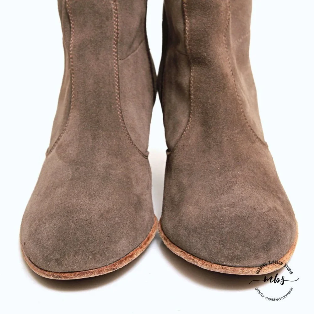 Alberto‎ Fermani Suede Side Zip Heeled Ankle Boots in Tan Women Size 7